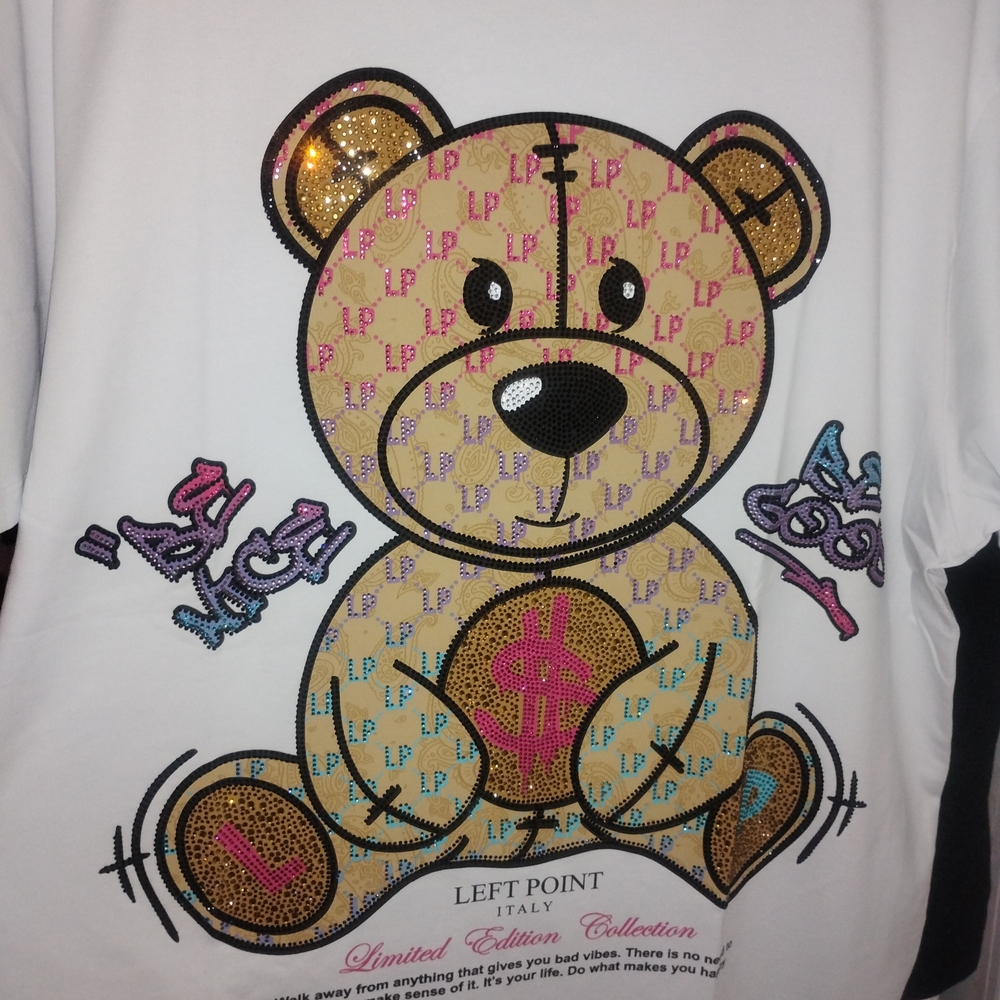 Left Point Graphic Bear T-Shirt